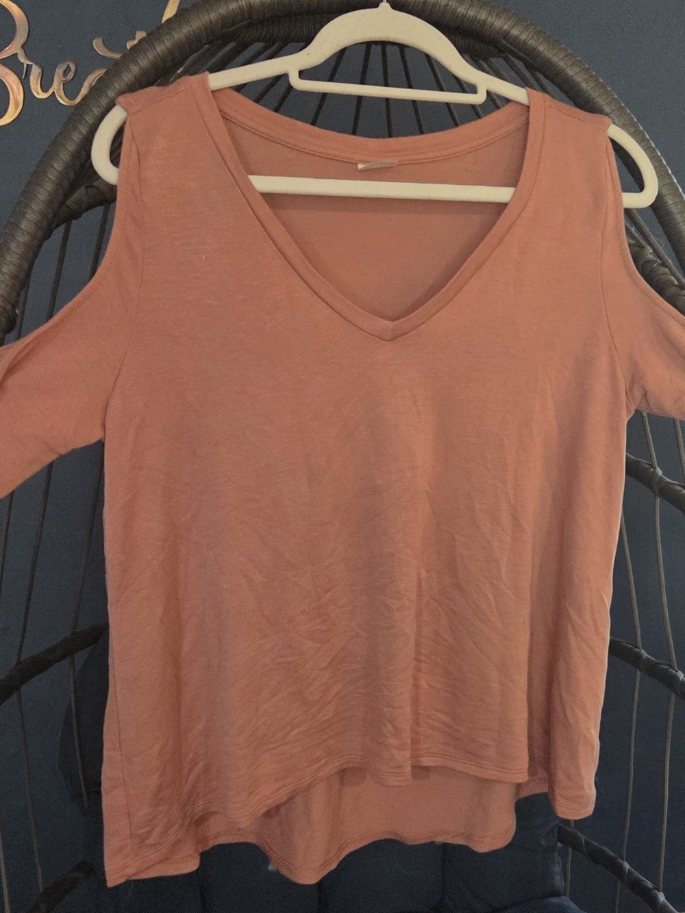 Tresics Rust-Colored Cold-Shoulder V-Neck Long Sleeve Top